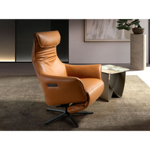 Sillón Angel Cerdá relax giratorio con reposabrazos con asiento y respaldo tapizados en piel de origen vacuno en marrón patas de acero inoxidable en epoxi negro con mecanismo relax eléctrico 78x70x115cm