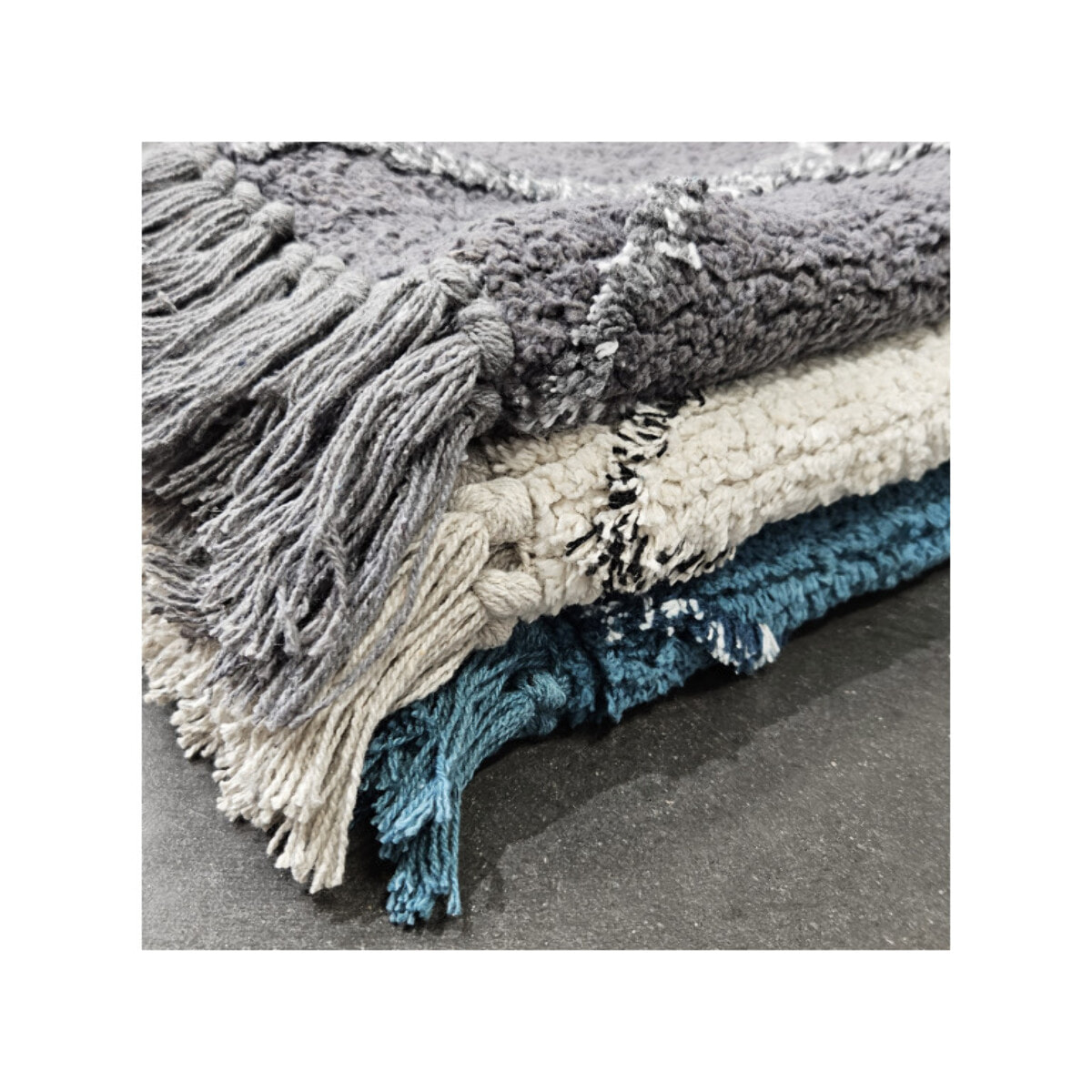 Tapis rectangulaire bleu style berbère avec franges - MOMBA