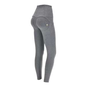 Pantaloni push up WR.UP® a vita alta in tessuto sostenibile