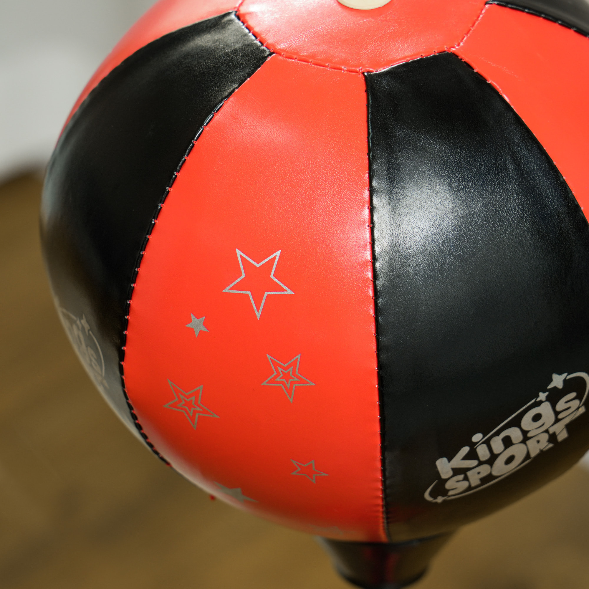 Saco de Boxeo para Niños de +5 Años Kit de Boxeo para Niños con Guantes de Boxeo Altura Ajustable de 68-102 cm y Base Rellenable Rojo
