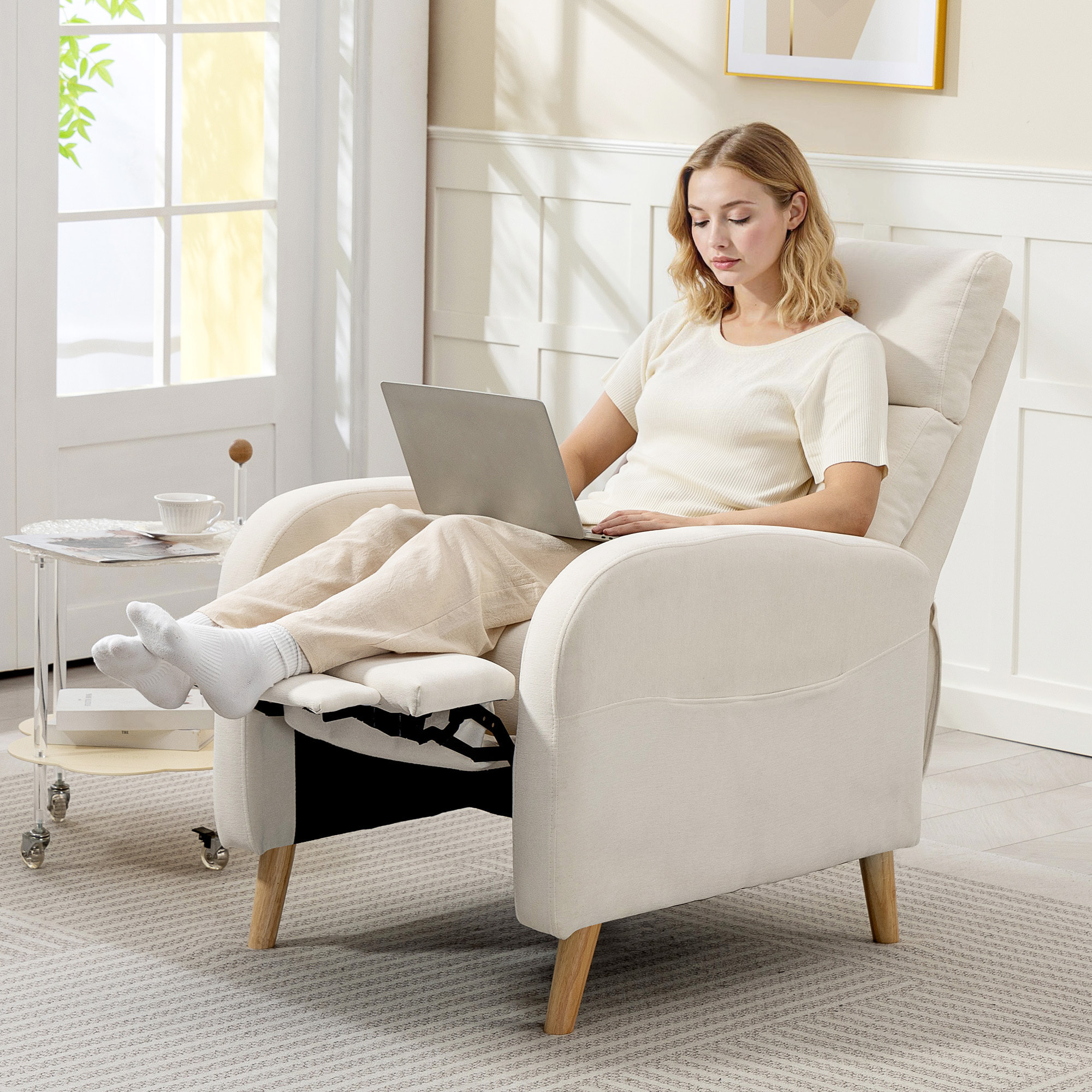Sillón Relax Reclinable Manual Sillón Relax Tapizado en Lino Sintético con Reposapiés y Bolsillo Lateral Carga 135 kg Sillón Reclinable para Dormitorio Oficina Crema