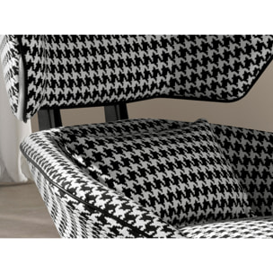 Sillón Angel Cerdá giratorio con reposabrazos con asiento y respaldo tapizados en tela blanca y negra patas de acero inoxidable en epoxi negro 85x95x98cm