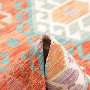 Tapis kilim, motif ethnique, tissage plat artisanal, UROP