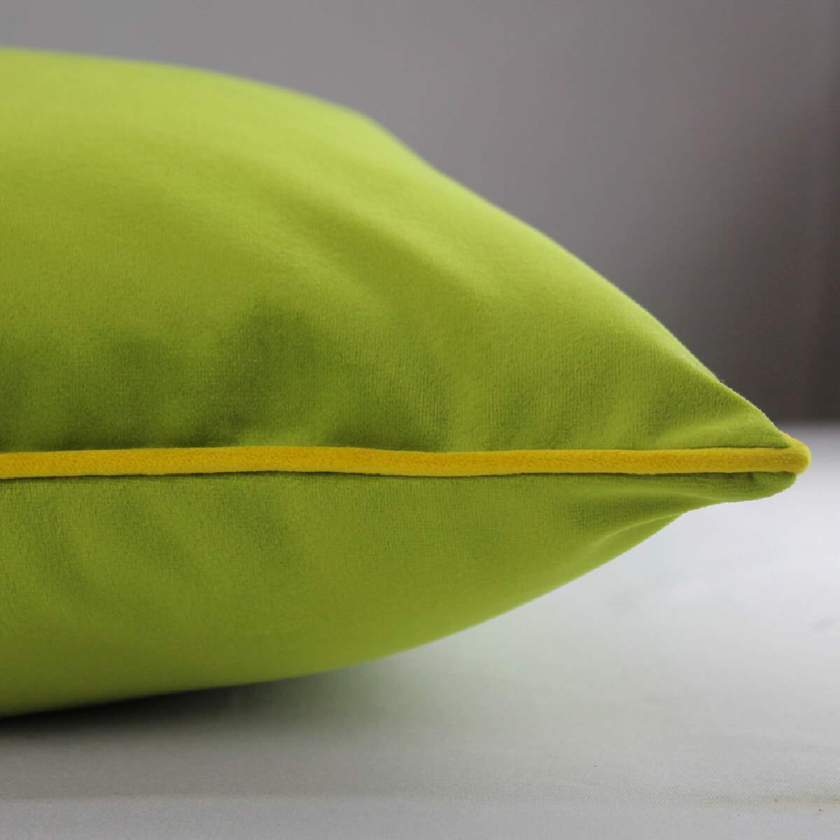 Housse de coussin polyester anti tache uni Velours uni mousse-curry