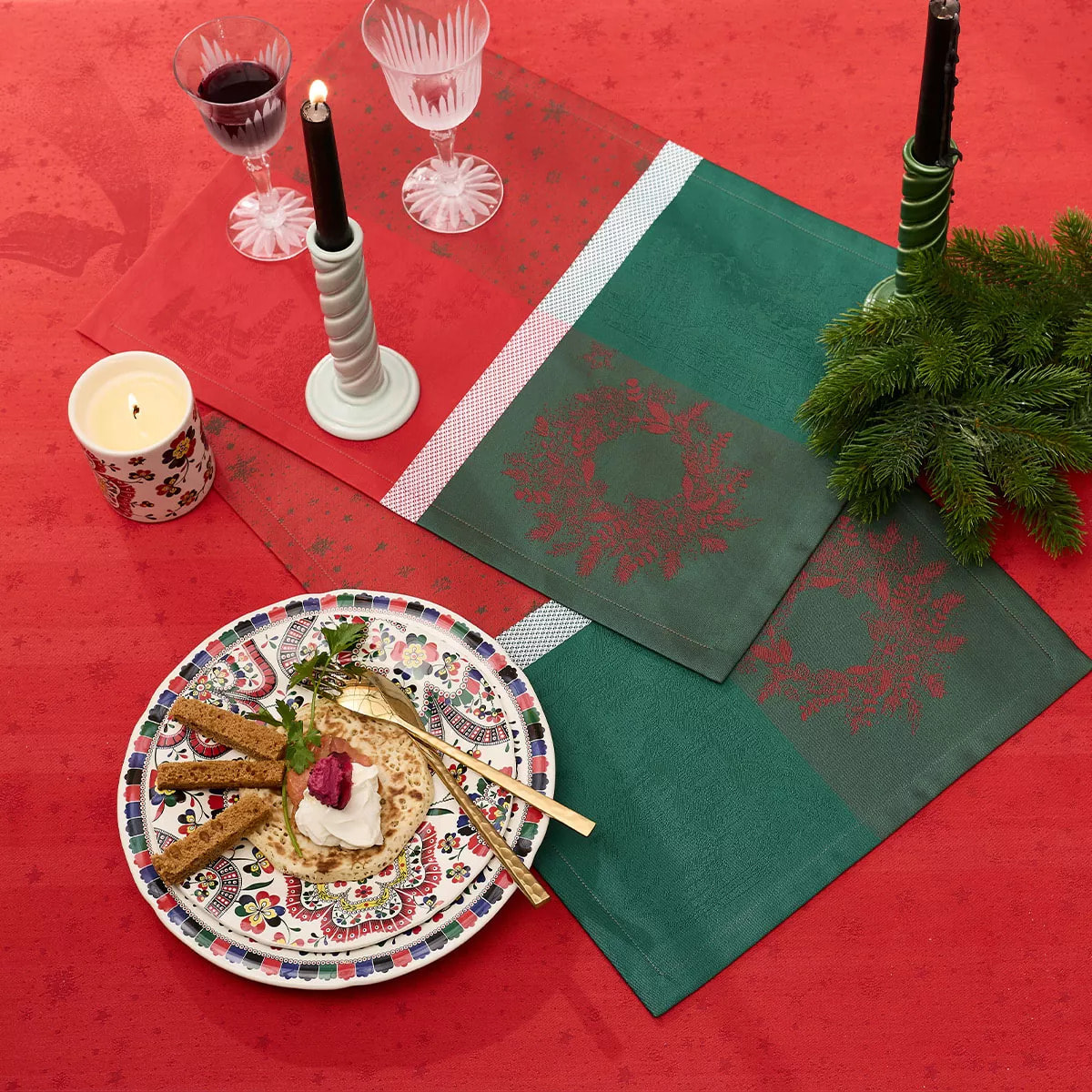 Set pur coton anti tache motif jacquard Noel magique houx