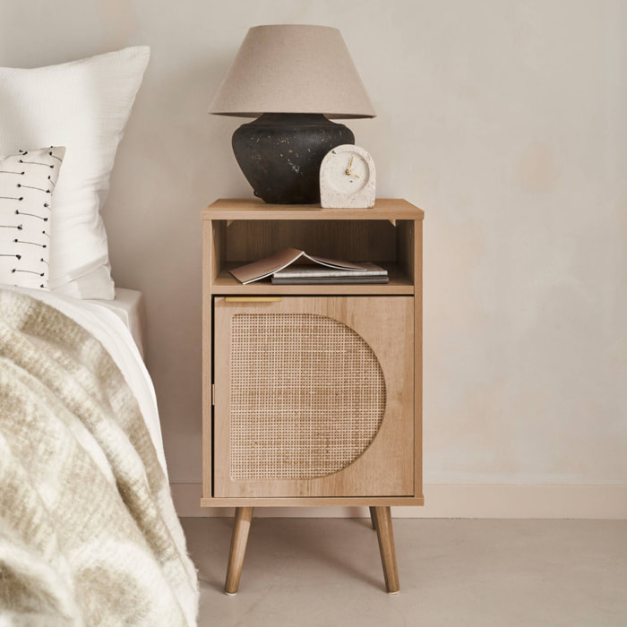 Table de chevet. Eva. décor bois et cannage arrondi. une porte. un espace de rangement. L40 x l39 x H70cm