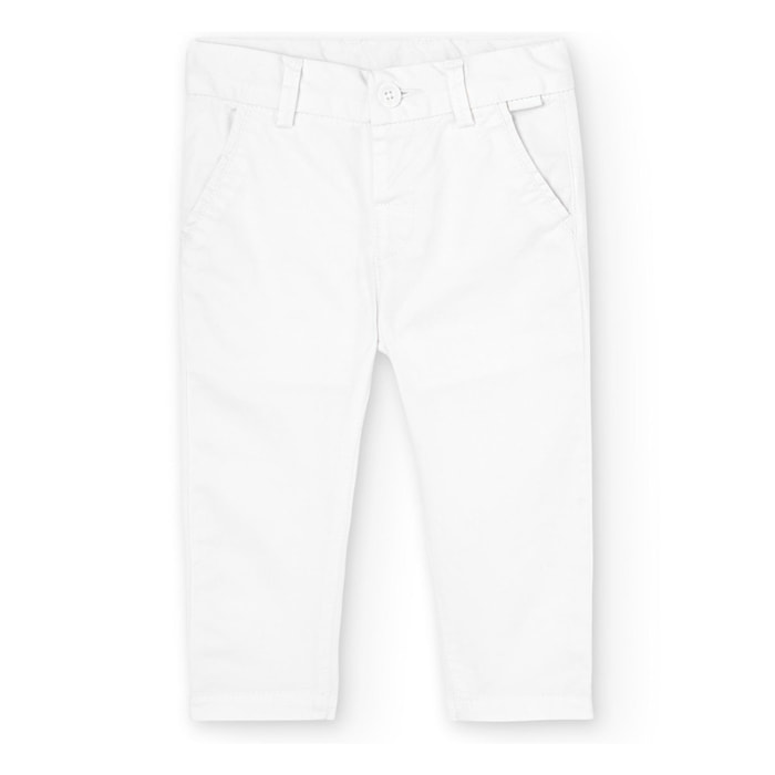 Pantalón chino en blanco con bolsillos