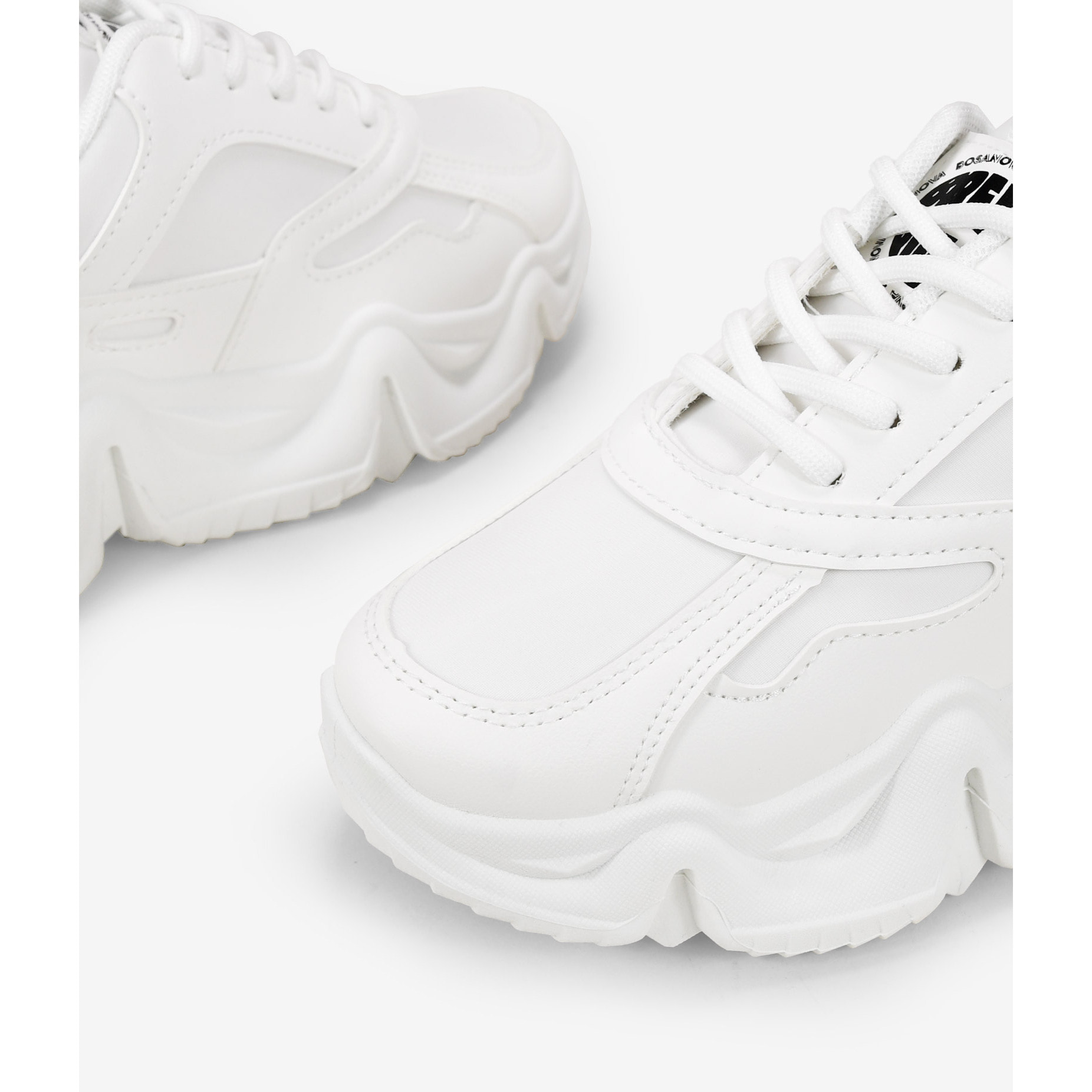 Zapatillas blancas con plataforma