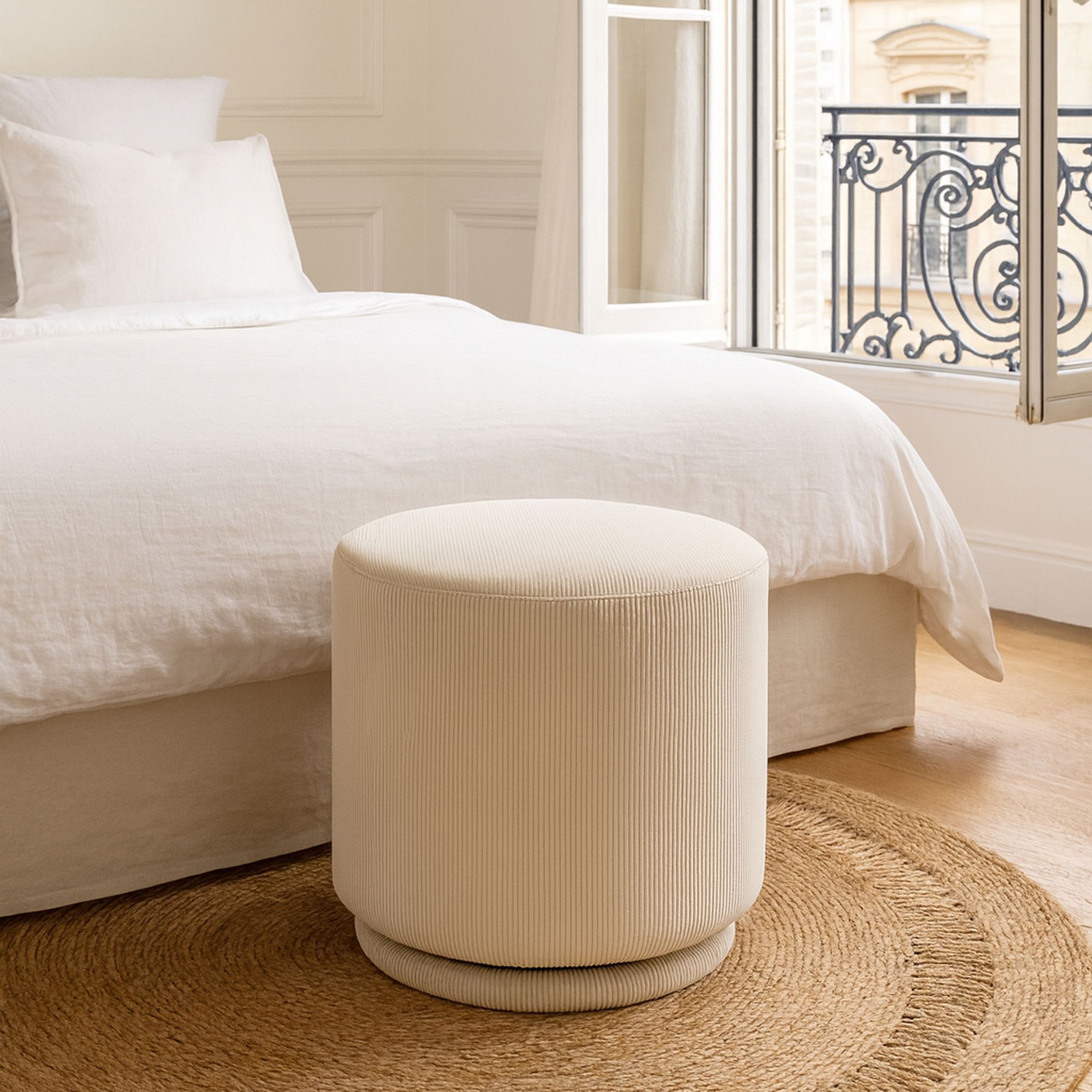 Pouf pivotant en velours cotelé écru CASPER