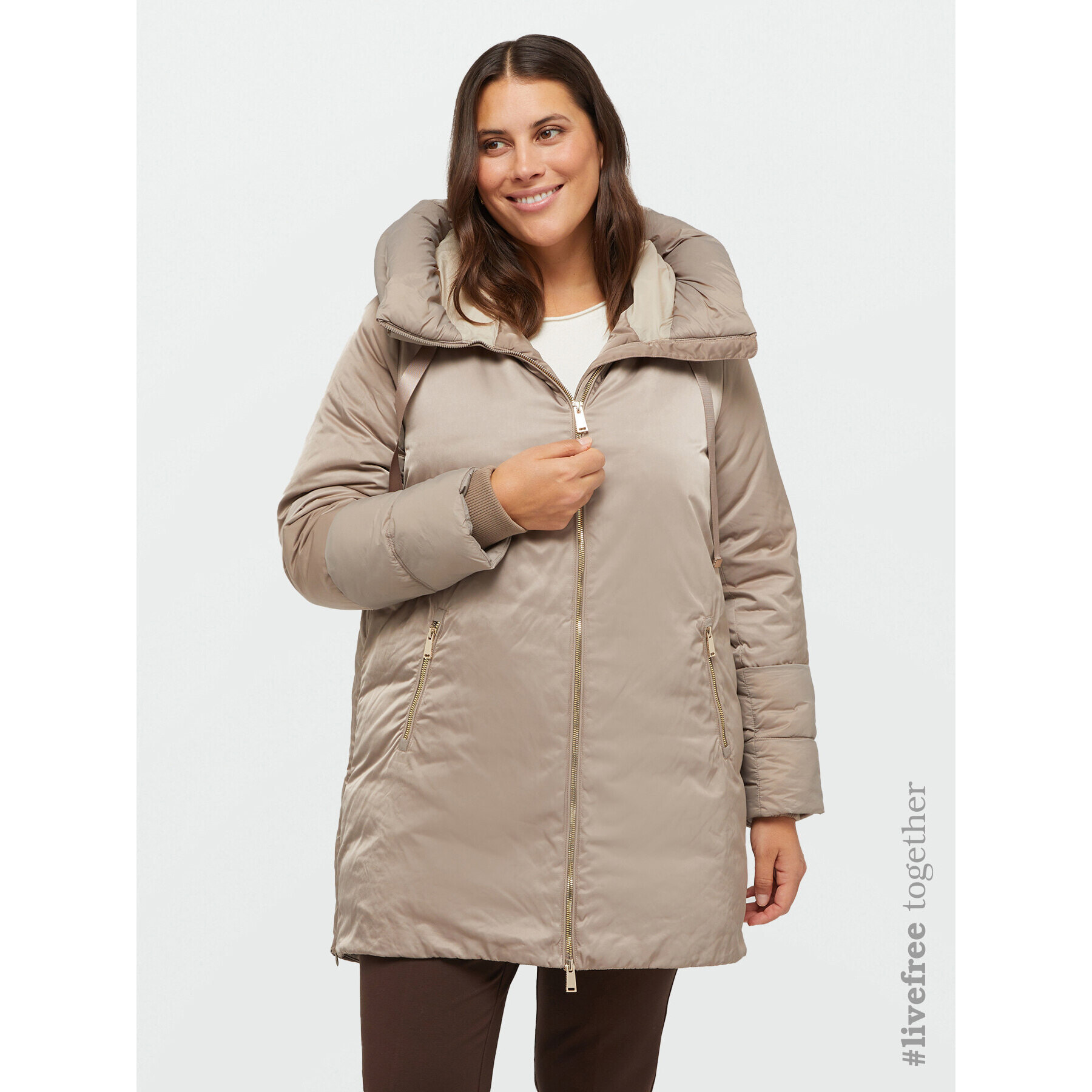 Fiorella Rubino - Piumino bimaterico con imbottitura in Sorona® Aura - Beige