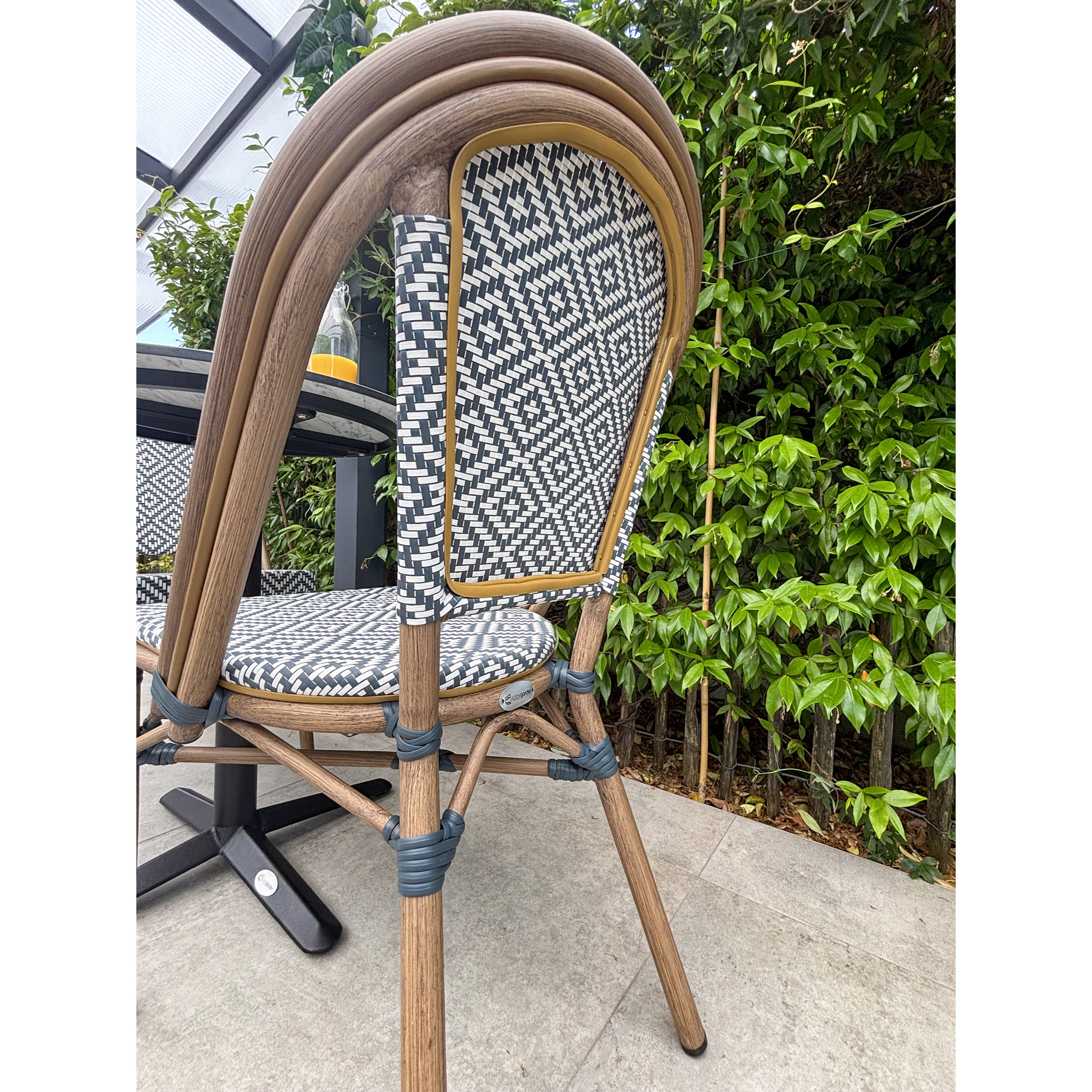 BISTRO - Ensemble repas de jardin 2 places en acier et plateau en HPL - bleu