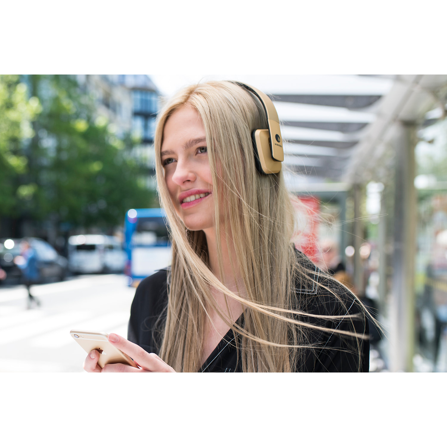 MAGNUSSEN H4 HEADPHONES en color Dorado