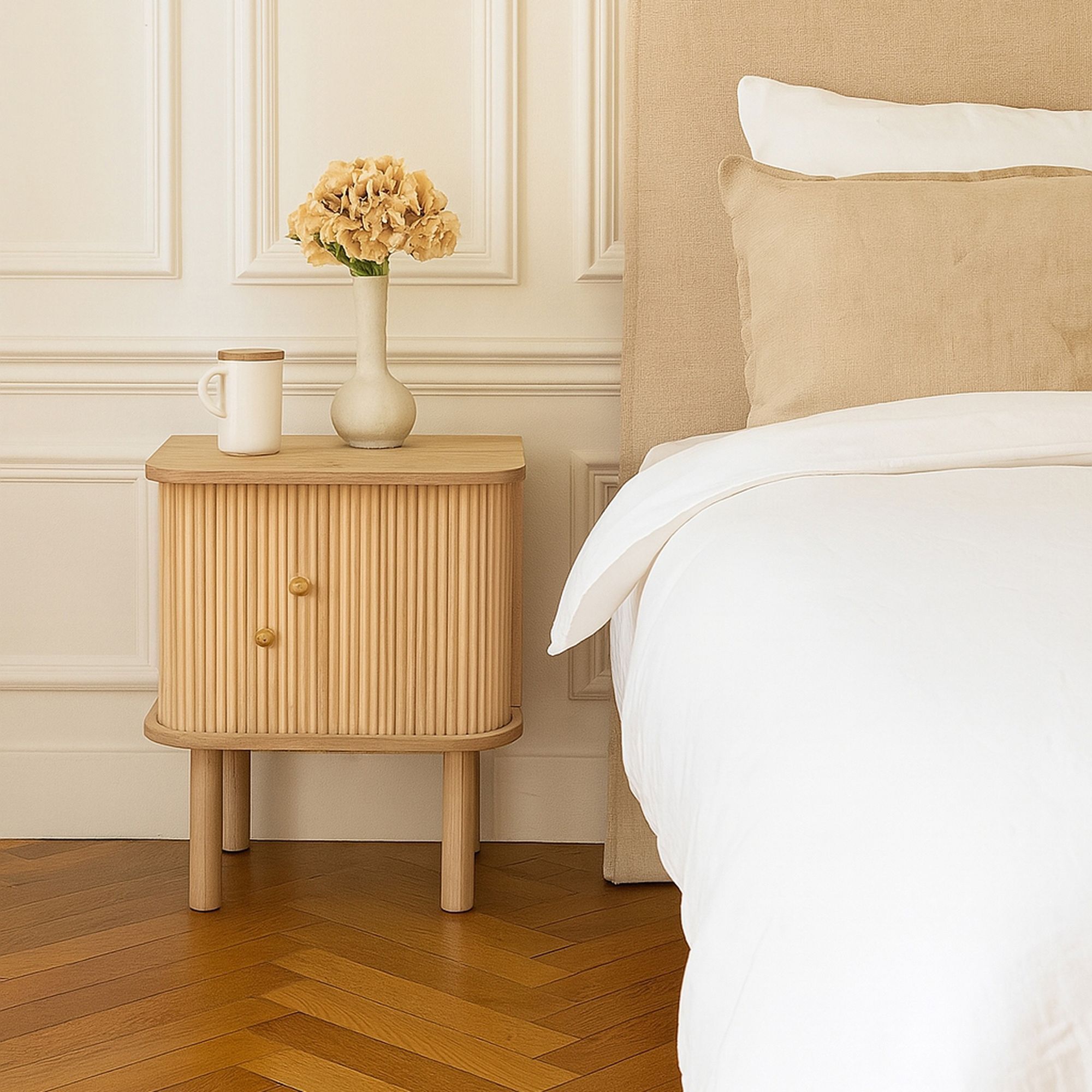 Meuble d'appoint en bois clair avec portes coulissantes HECTOR