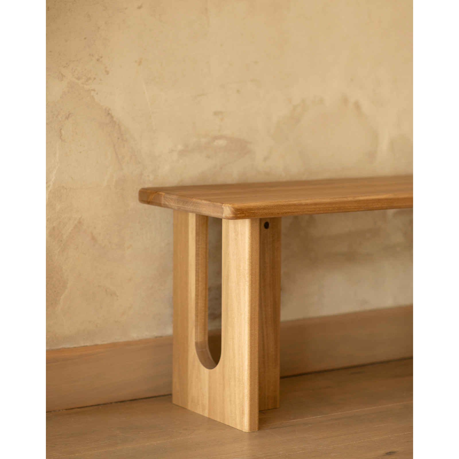 Banc en bois massif de peuplier en 120x33cm Hauteur: 45 Longueur: 120 Largeur: 33
