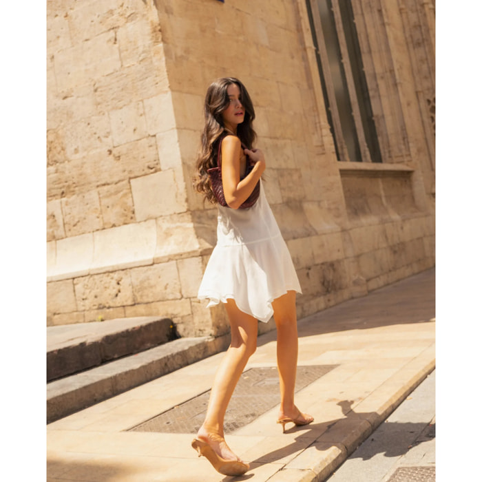 Vestido corto con bordado de lentejuelas