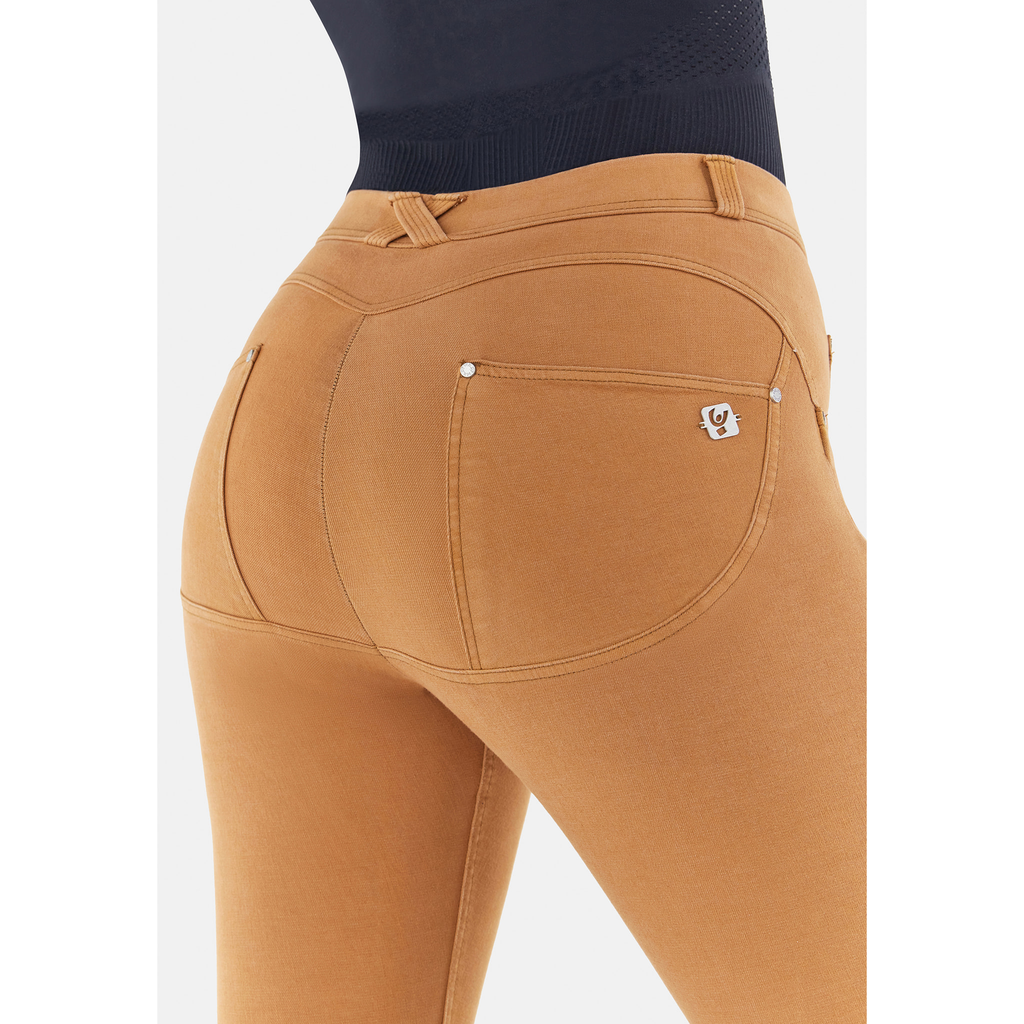 Pantaloni push up WR.UP® curvy tessuto navetta ecologico