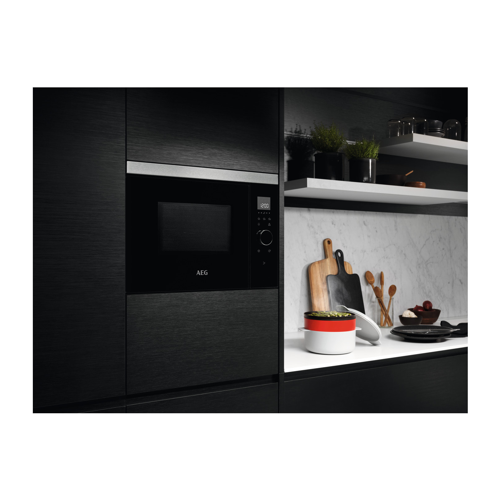 AEG Microondas de 900 W con función microondas y grill MBE2657DEM | Reacondicionado