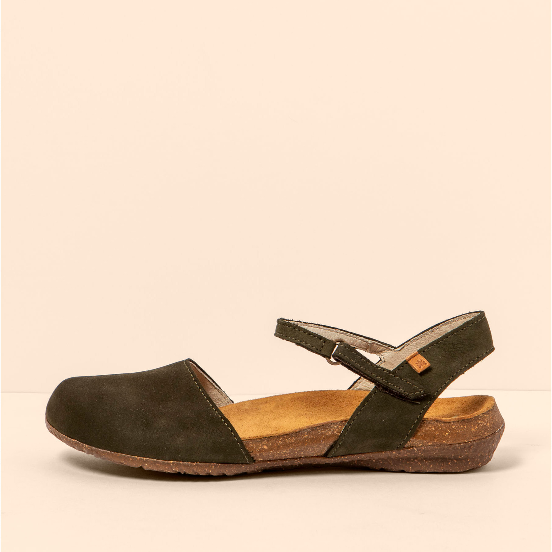 Sandalias N412 NOBUCK LAVADO KAKI / WAKATAUA color Kaki