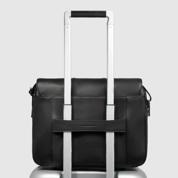 Piquadro Borsa messenger in pelle porta pc con tasca per AirPods®, protezioni antiurto e RFID
