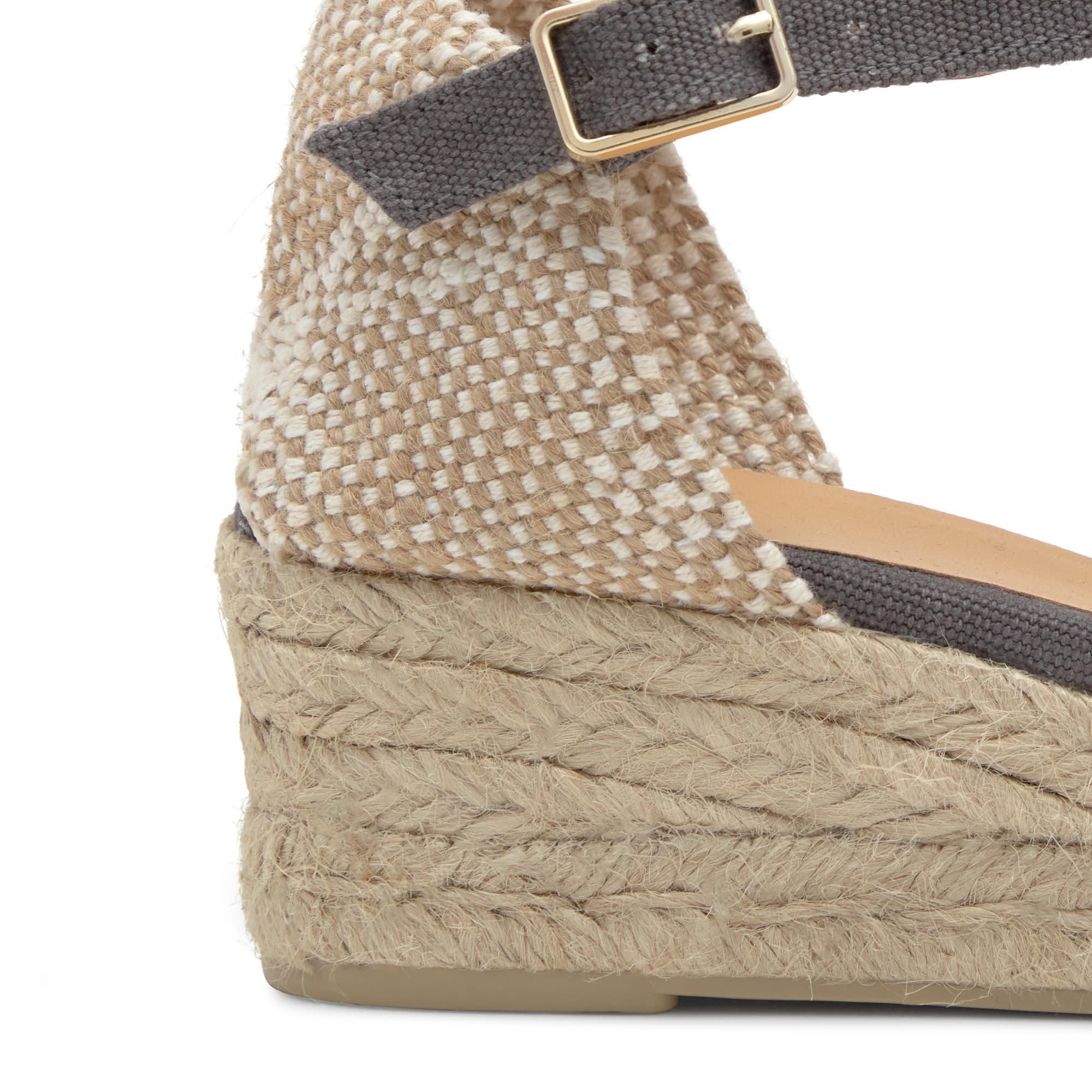 Alpargata de cuña Carol en algodón orgánico lavado con cierre de pulsera