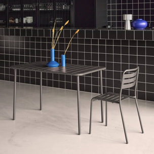 Table de jardin métal 4 places. anthracite. Amelia. 120x70cm. traitement antirouille. lattes et bords arrondis.