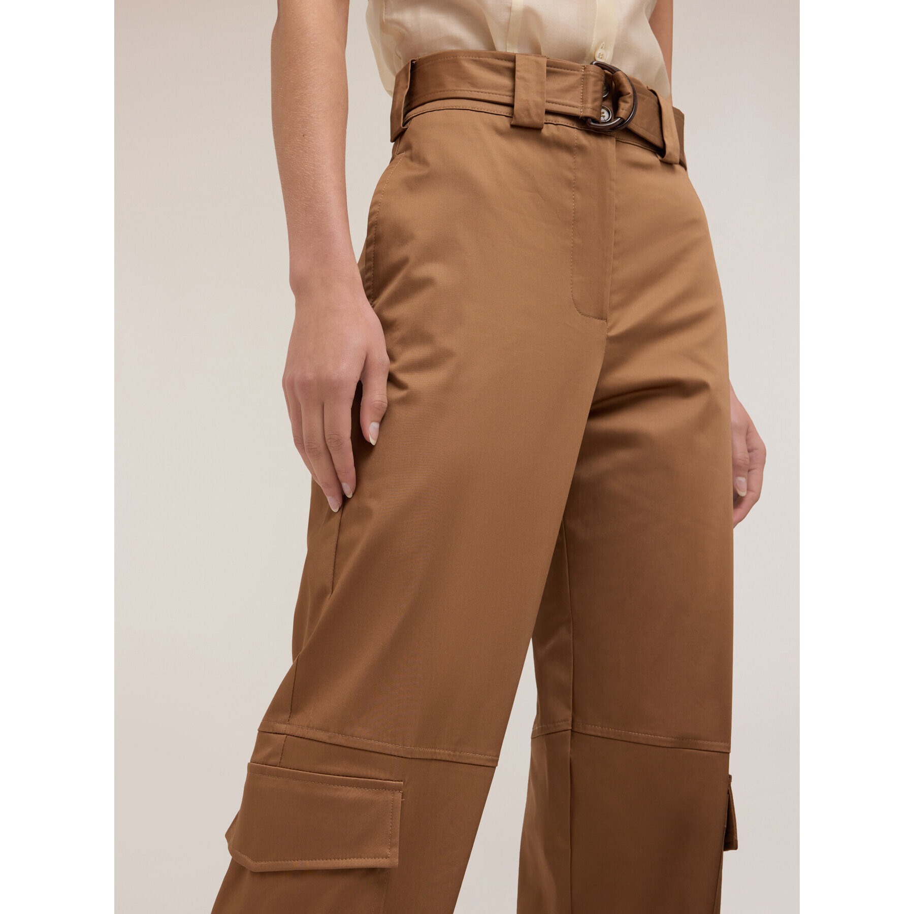 Motivi - Pantalones cargo de satén - Marrón