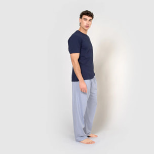 Pigiama lungo di cotone a maniche corte con righe blu scuro.