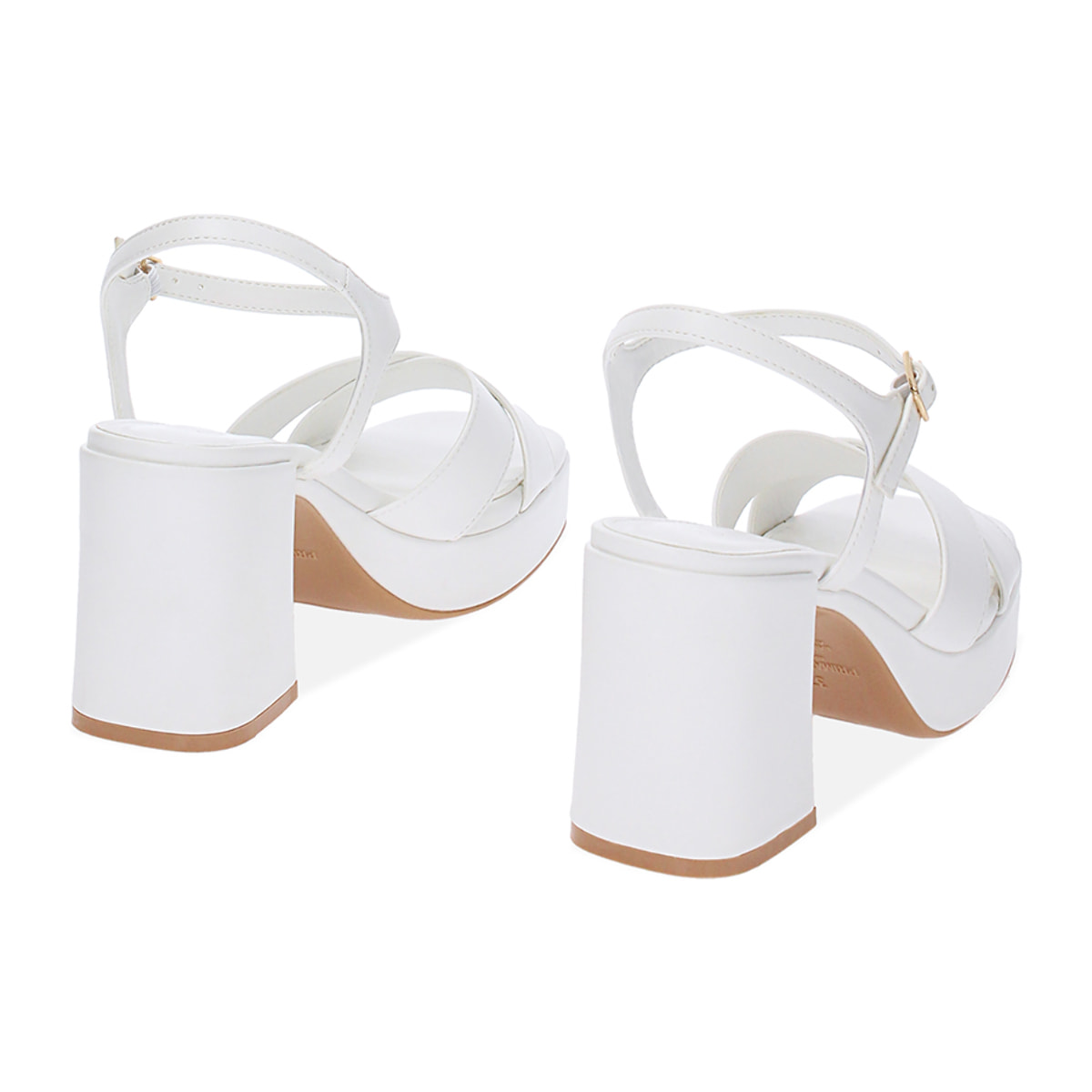 Sandalias con tacón blancos