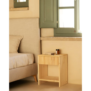 Pack de 2 mesitas de noche de madera maciza con un cajón en tono natural de varias medidas