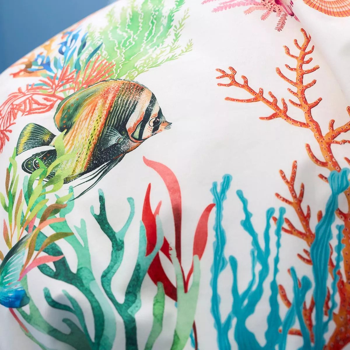 Lot h.couette +taies percale de coton 115 g/m² imprimé rouge canard Naia arc en ciel