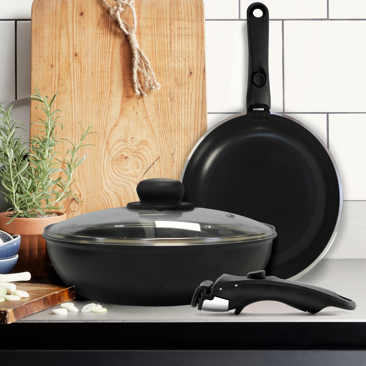 Arom - Set di 2 teglie 22 e 26 cm con manico rimovibile