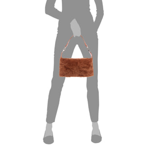 Atzara borsa a mano in pelliccia morbida.