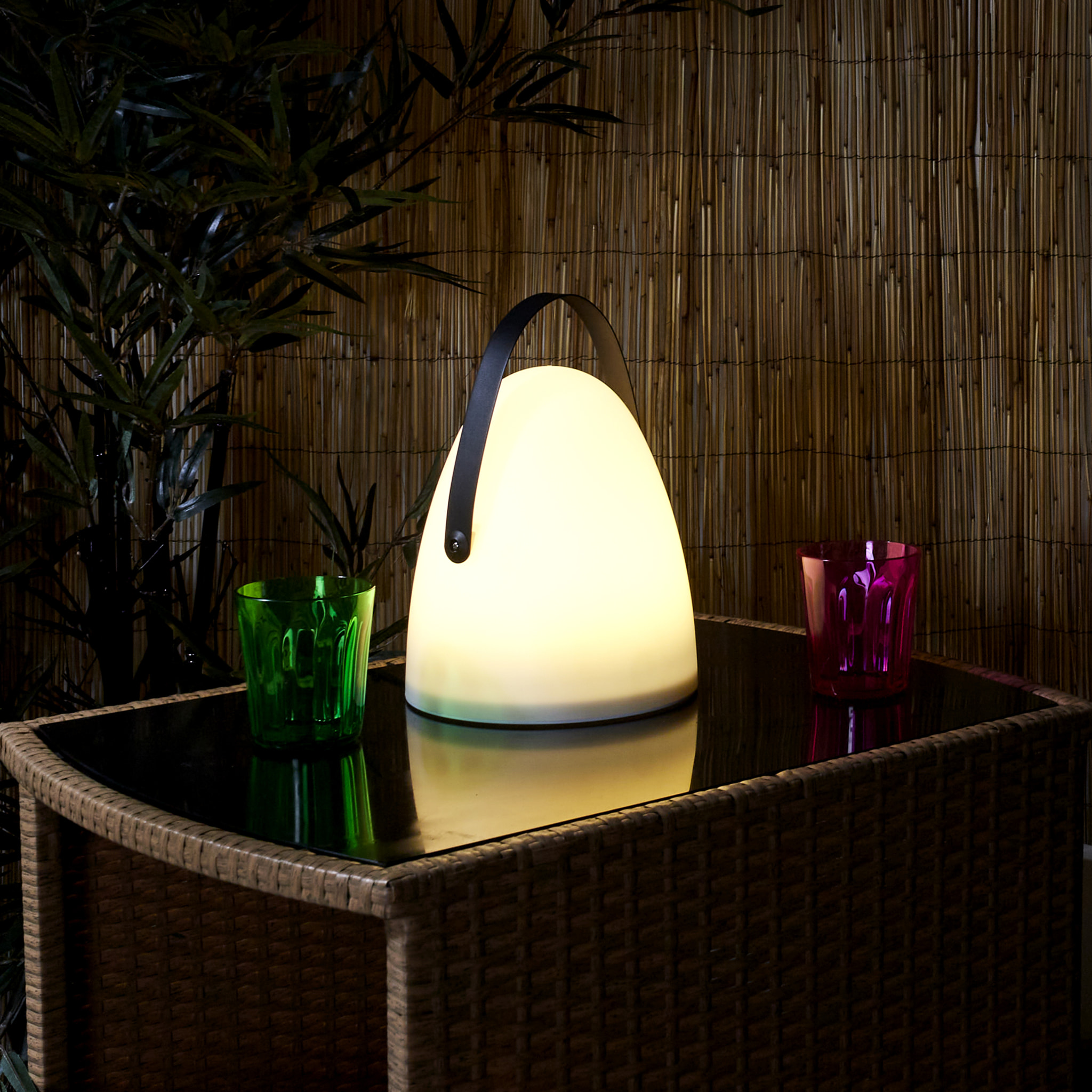 LAMPE EXTERIEUR AVEC POIGNEE