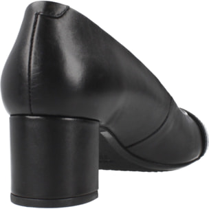 Salones Mujer de la marca GEOX  modelo D PHEBY 50 NEGRO