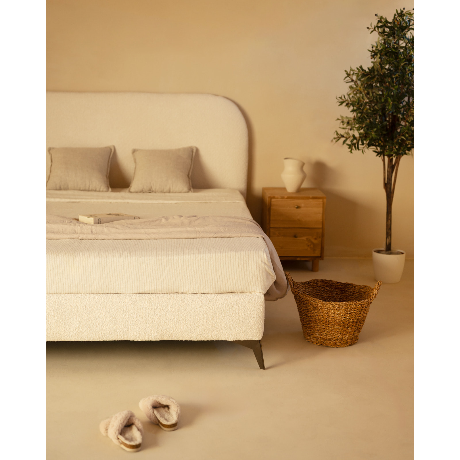 Lit rembourré en boculé blanc pour les matelas en différentes tailles