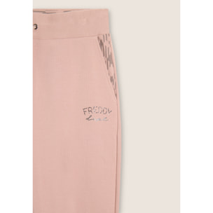 Pantaloni con spacchi laterali sul fondo