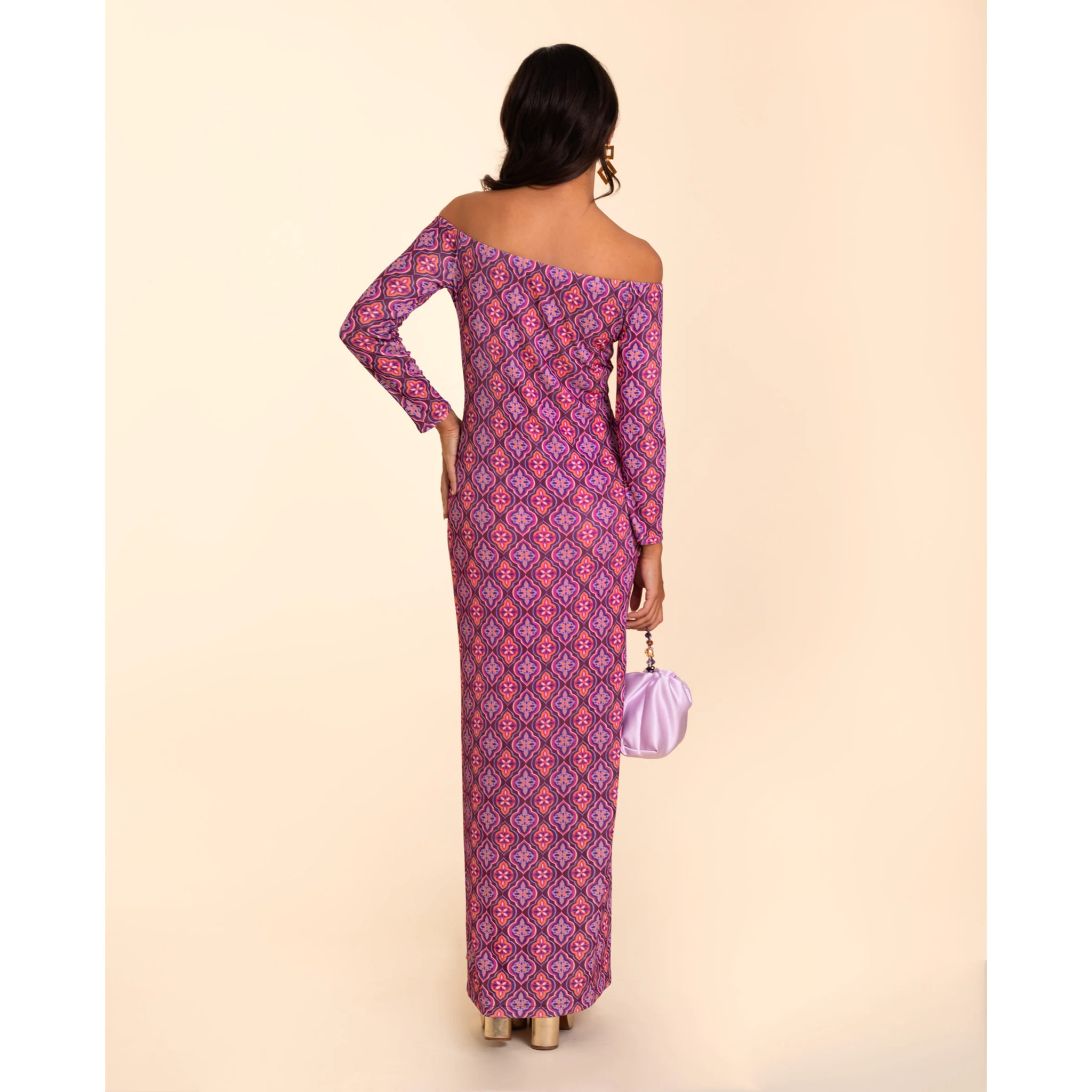 Vestido midi con escote bardot