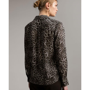 Camicia semitrasparente con stampa animalier e dettagli a contrasto