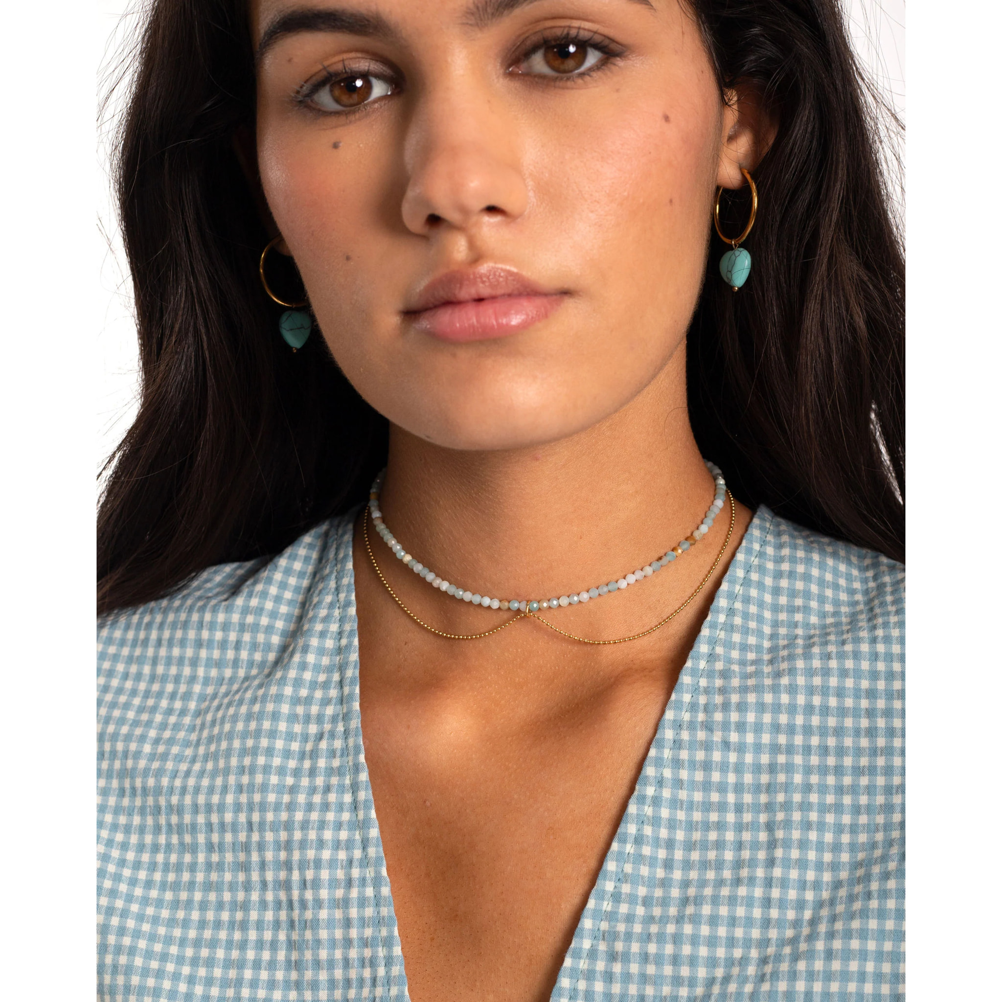 Collar dorado de mujer