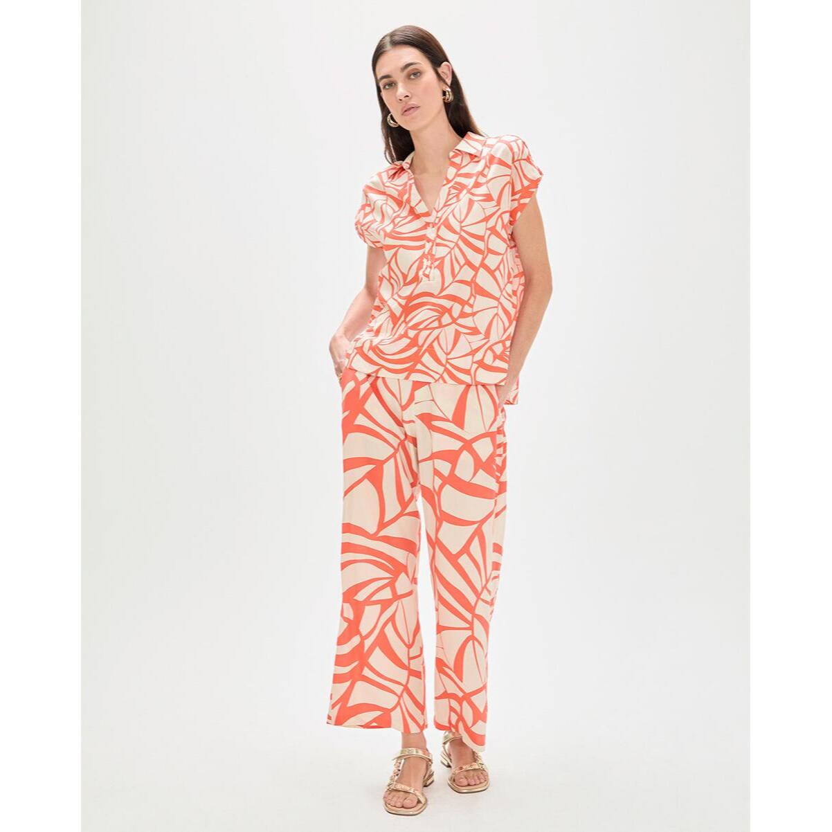 Blusa a collo alto con stampa a foglie