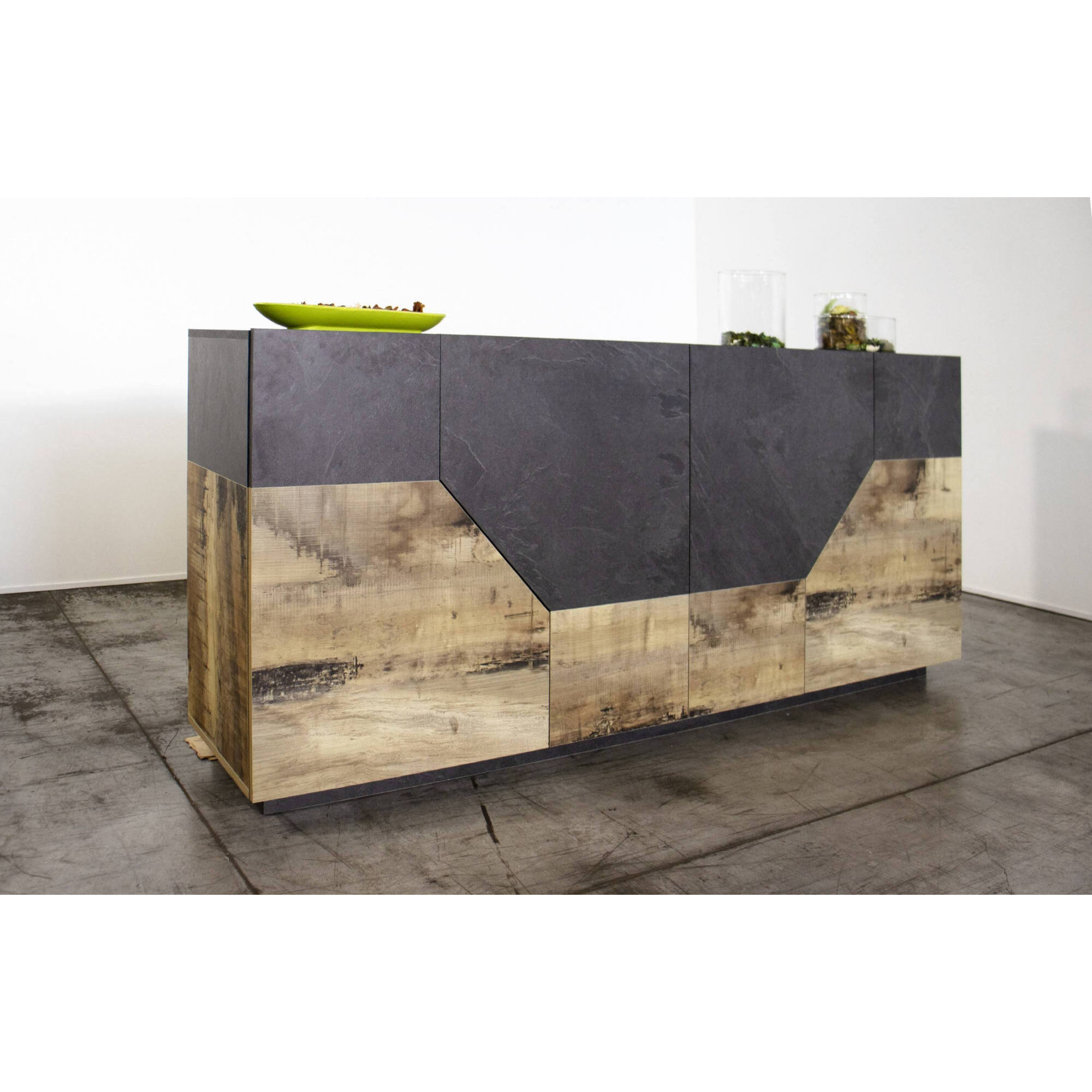 Credenza moderna a 4 ante geometriche, Made in Italy, Madia da cucina, Buffet di design da soggiorno, Cm 159x43h86, Ardesia e Acero