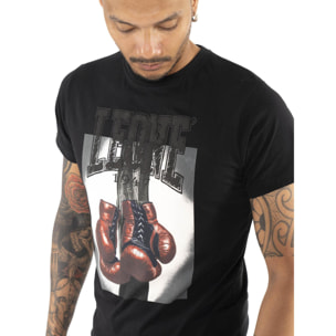 Camiseta de hombre de manga corta con estampado de guantes 'Celebated'