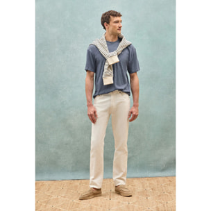 Camiseta azul denim en lino y algodón de cuello redondo y monograma bordado