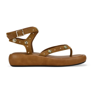 Sandalias de dedo cuero con tachuelas y plataforma
