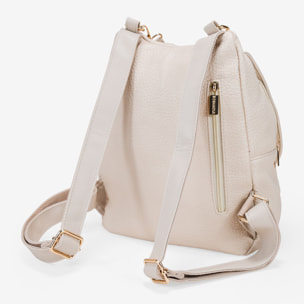 Mochila deportiva piedra con solapa y hebillas