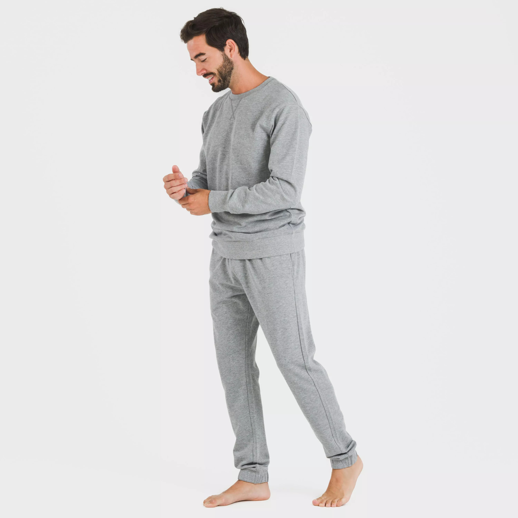 Pantalón largo básico deportivo gris claro
