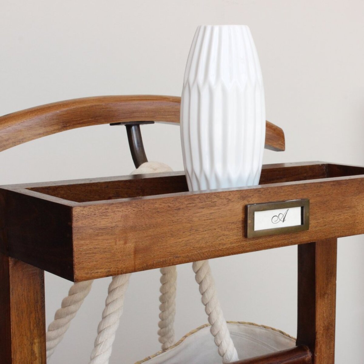 Valet de chambre Gamai -bois massif de mindi, panneau mdf et placage naturel-couleur teck 42 x 113 x 30 cm