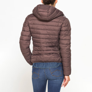 GIUBBOTTO RESISTENTE ALLA PIOGGIA CON IMBOTTITURA ULTRA LEGGERA. Vestibilità regolare.