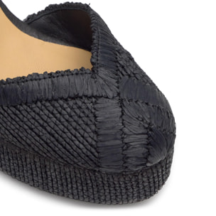 Alpargata Charmie cuña forrada en rafia natural bordada con pulsera y escote en V