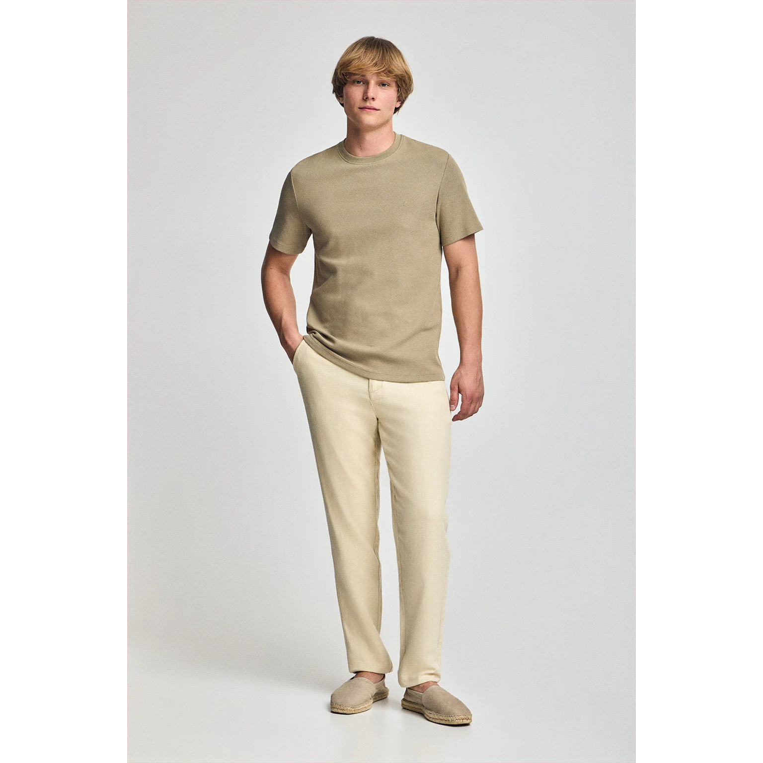 Camiseta verde microestructura con monograma bordado PC